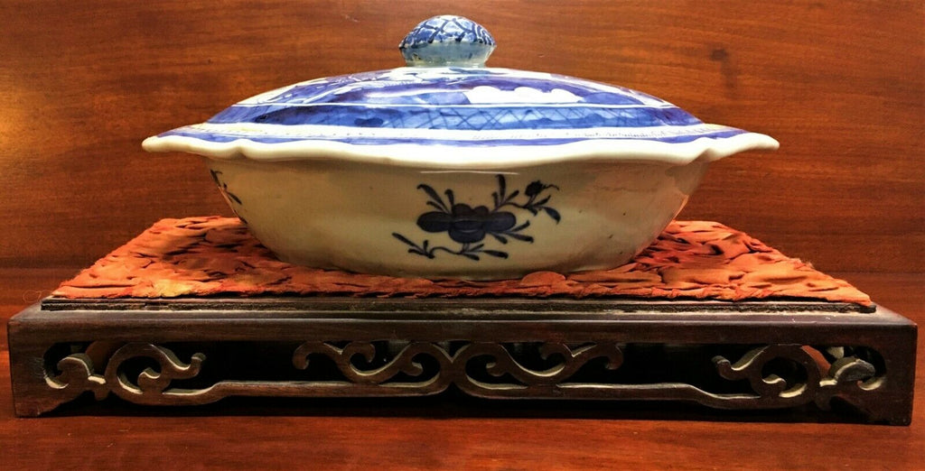 18th-19th Century Chinese Blue & White Canton Scalloped Edge Covered Entrée Dish - MissionGallery